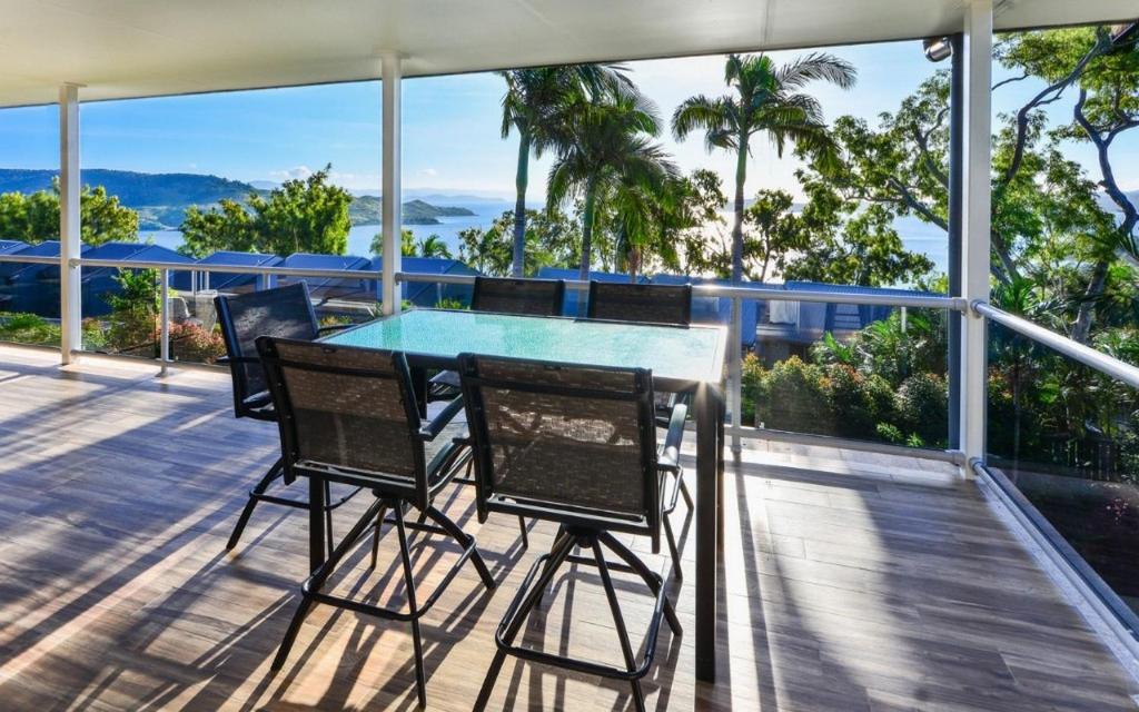 Blue Water Views in Hamilton Island