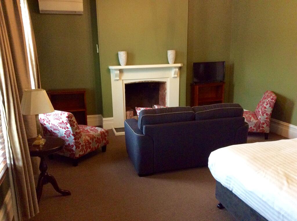 Clydesdale Manor in Sandy Bay