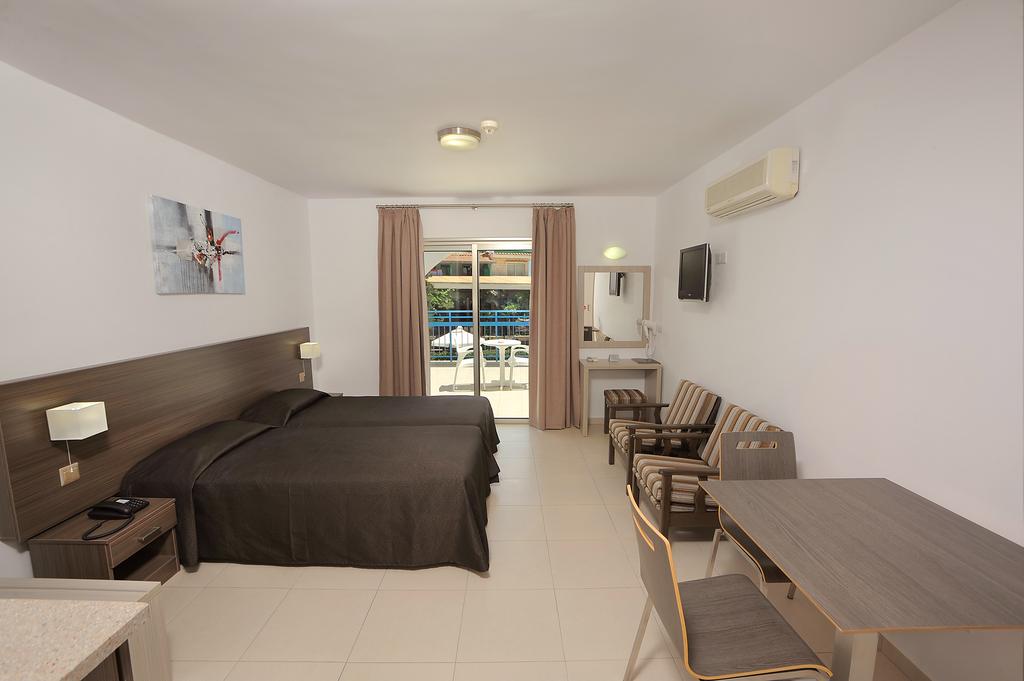 Petrosana Hotel Apartments room 6